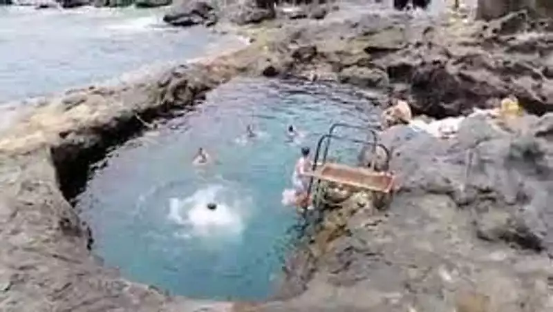 Piscinas-Naturales-en-Los-Abrigos-1