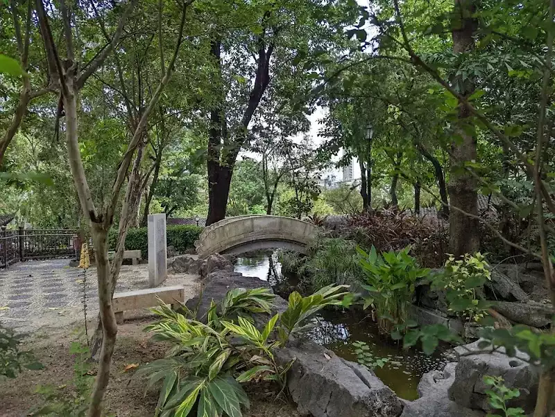 Kowloon-Walled-City-Park-2