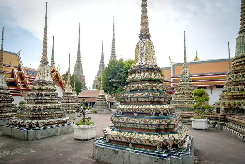Wat-Pho-(Temple-of-the-Reclining-Buddha)-1