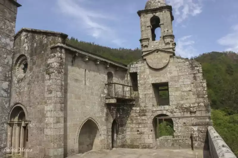 The-monastery-of-San-Juan-de-Caaveiro-(Mosteiro-de-San-Xoán-de-Caaveiro)--1