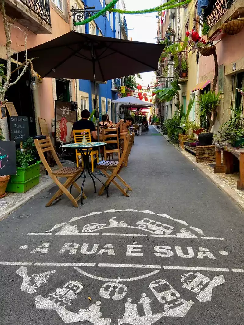 Rua-Verde-or-The-Green-Street-1