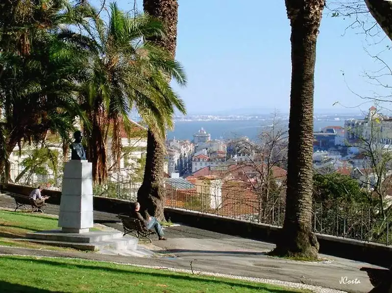 Miradouro-do-Jardim-do-Torel-1