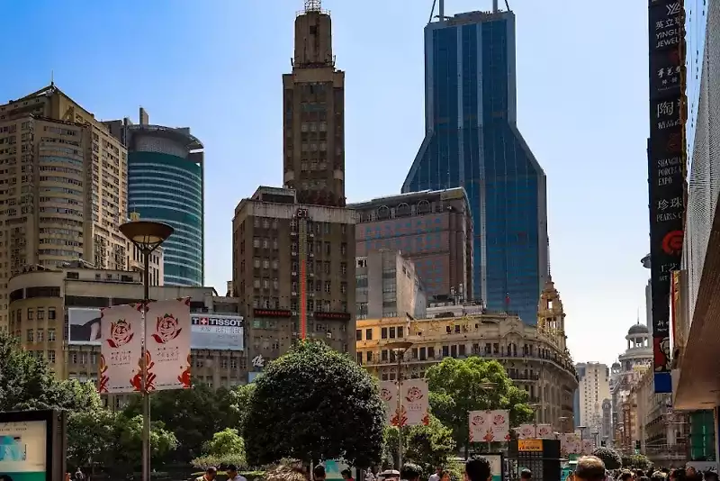 Nanjing-Road-(Nanjing-Lu)-2