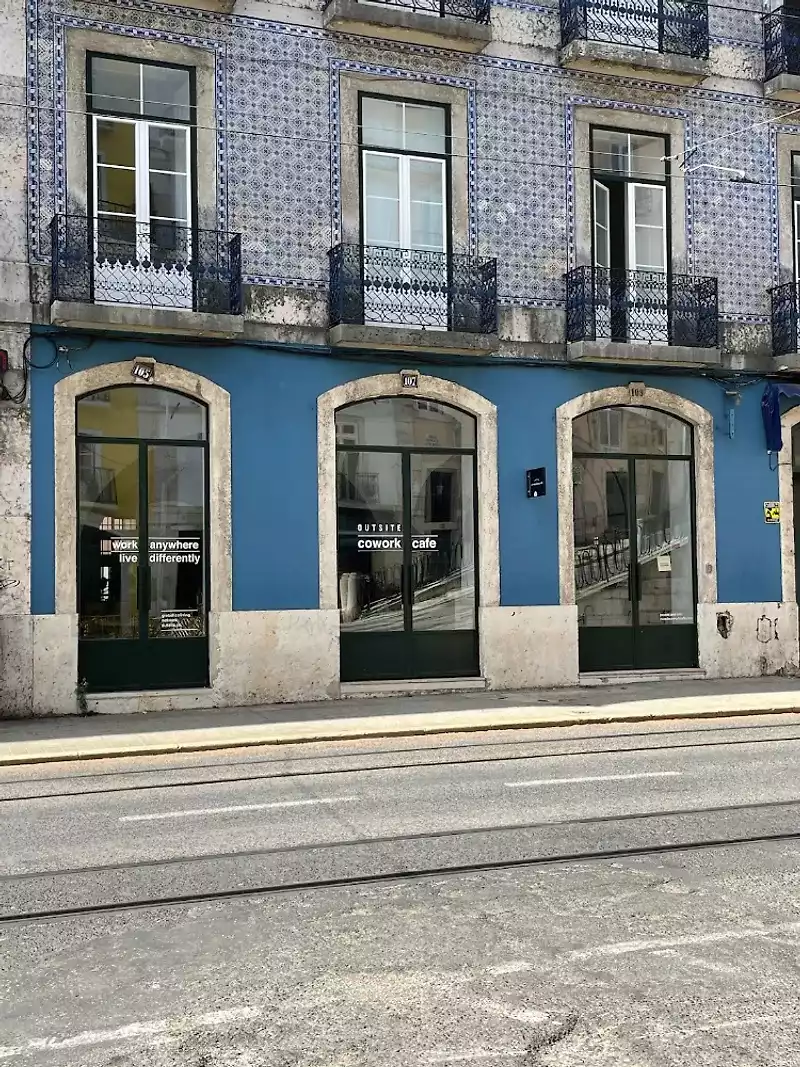 Outsite-Coworking-Cafe-1