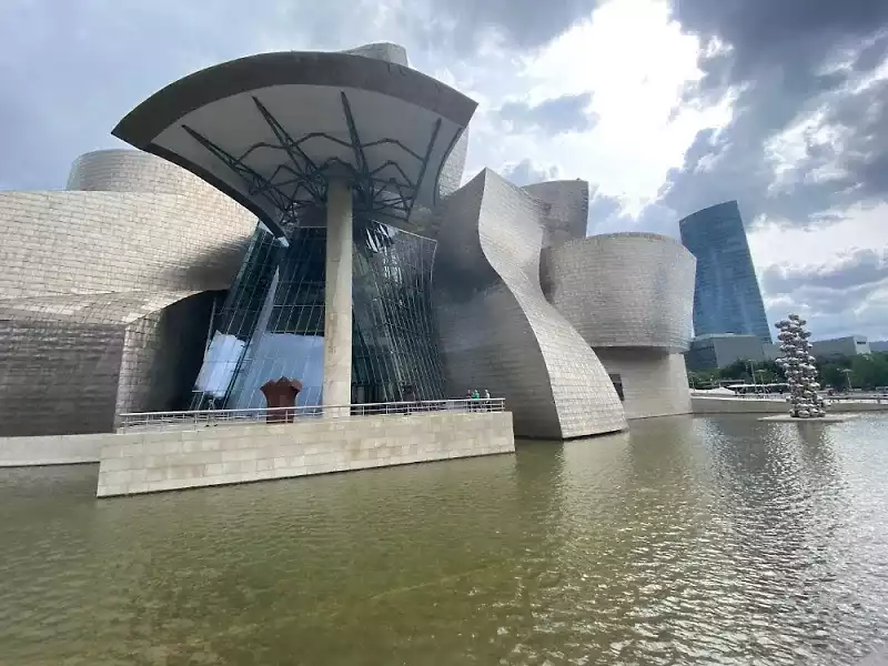 Museo-Guggenheim-Bilbao-2