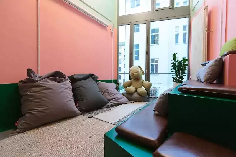 WeWork---Neue-Schönhauser-Straße---Private-Büroflächen-und-Coworking-1