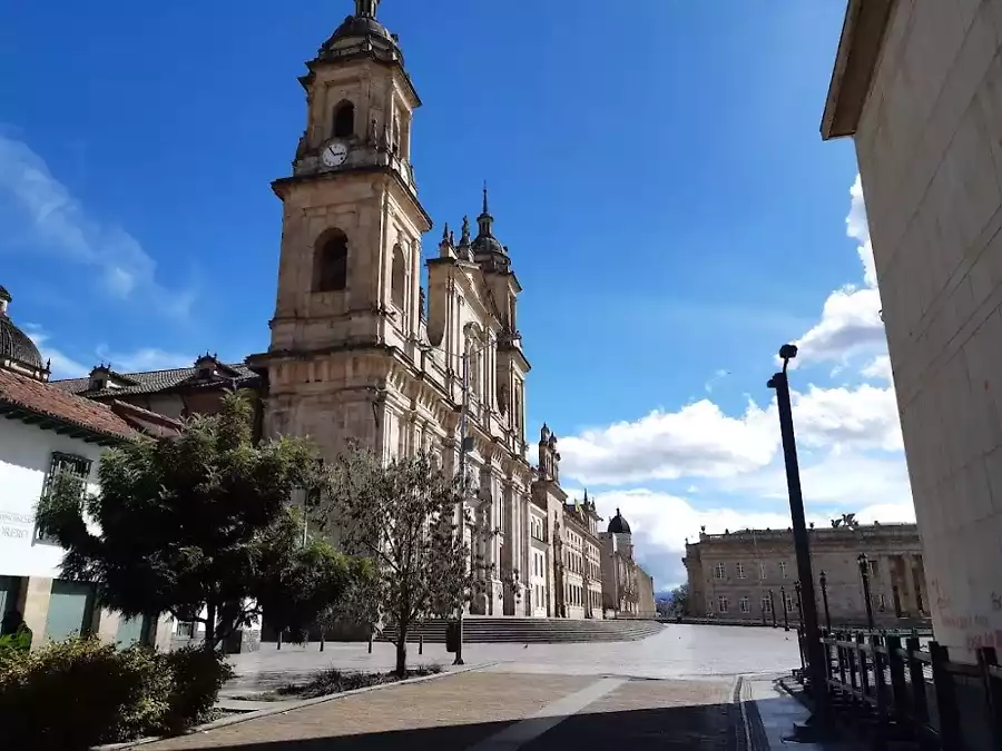 Plaza-de-Bolívar-2