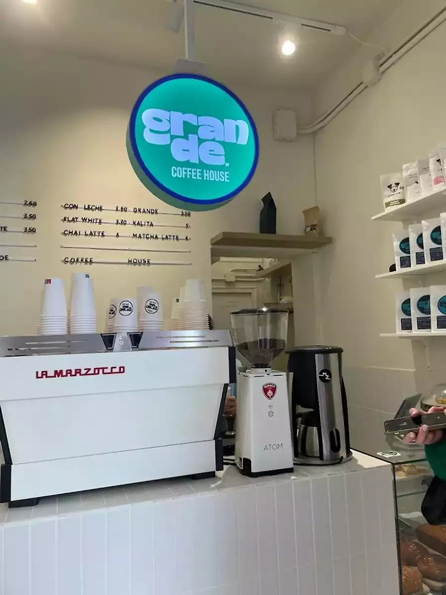 Grande-Coffee-House-2