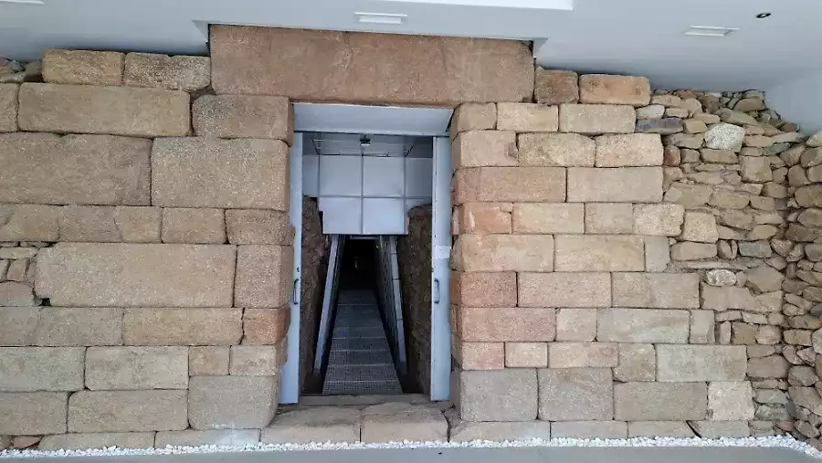 Tomb-of-Seuthes-III-2