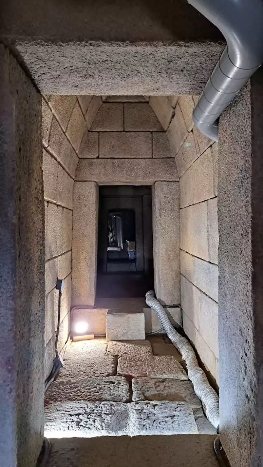 Tomb-of-Seuthes-III-1