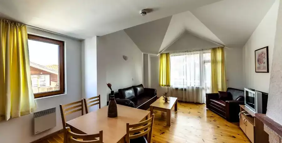 Four-Leaf-Clover-Bansko---Coliving-1
