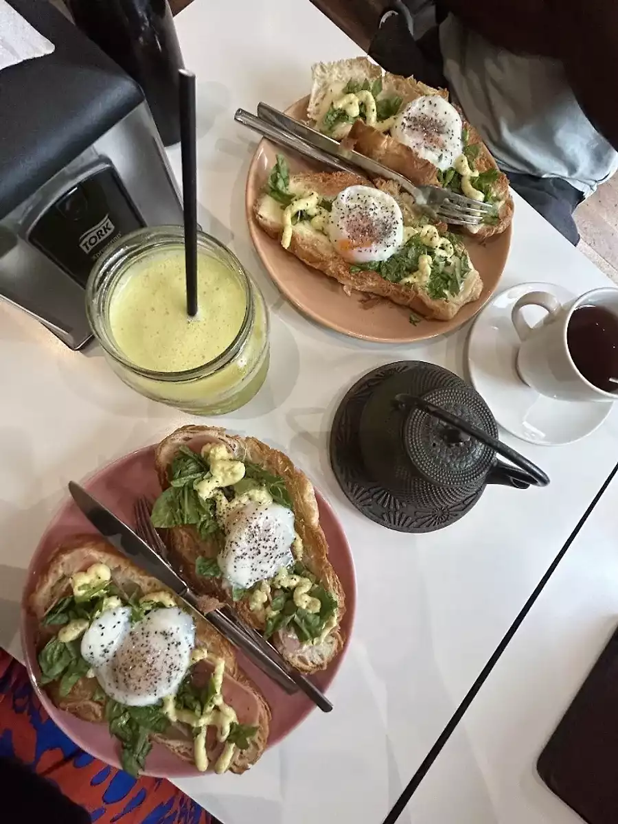Petit-Cafe-1