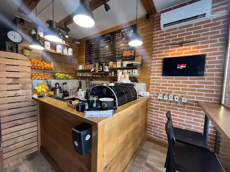 Wake-UP-coffee-&-juice-bar-2
