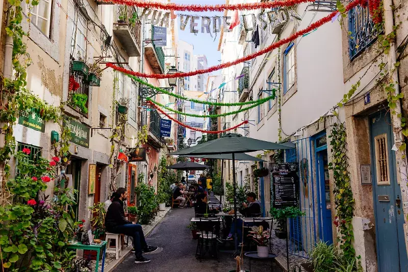 Rua-Verde-or-The-Green-Street-0