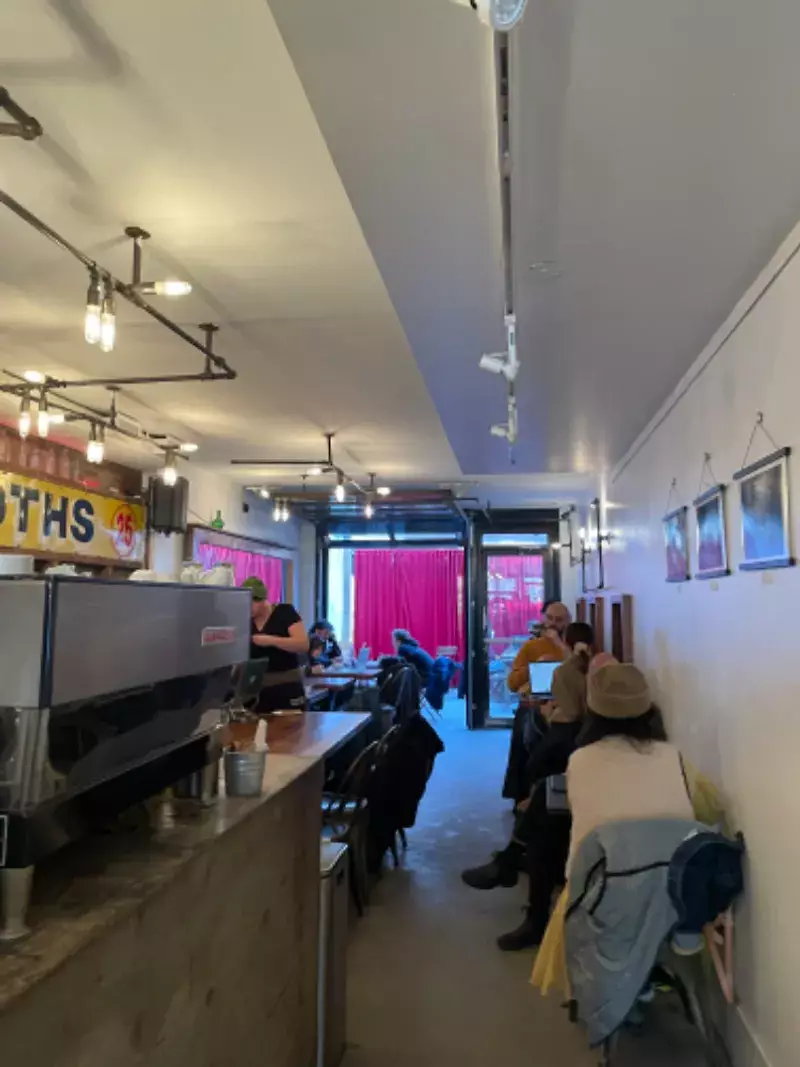 Pamenar-Coffee-Shop-0