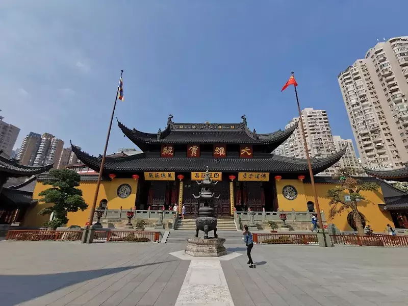 Jade-Buddha-Temple-(Yu-Fo-Si)-0
