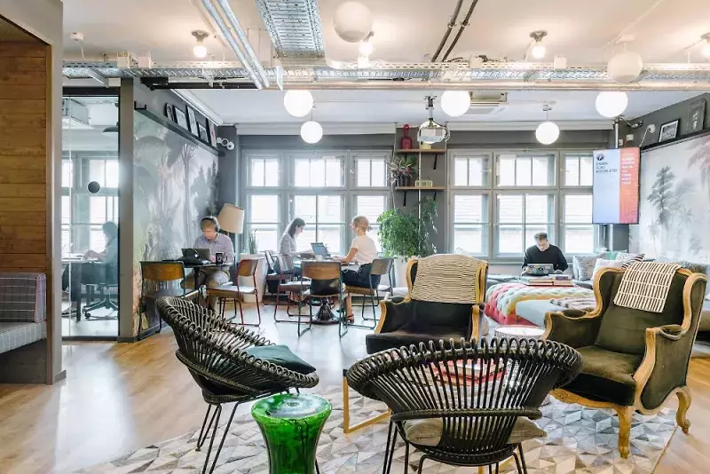 WeWork---Neue-Schönhauser-Straße---Private-Büroflächen-und-Coworking-0