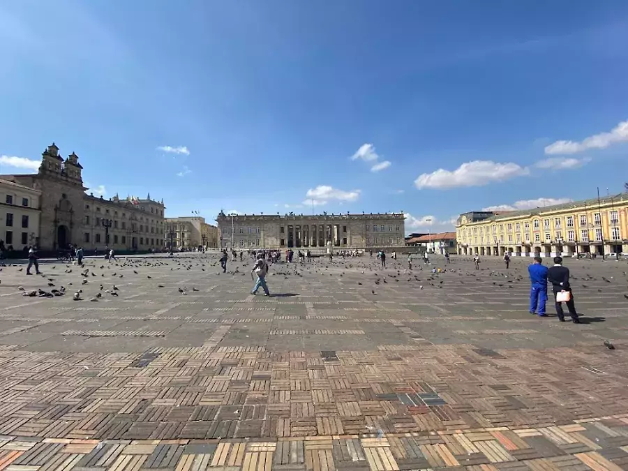 Plaza-de-Bolívar-0
