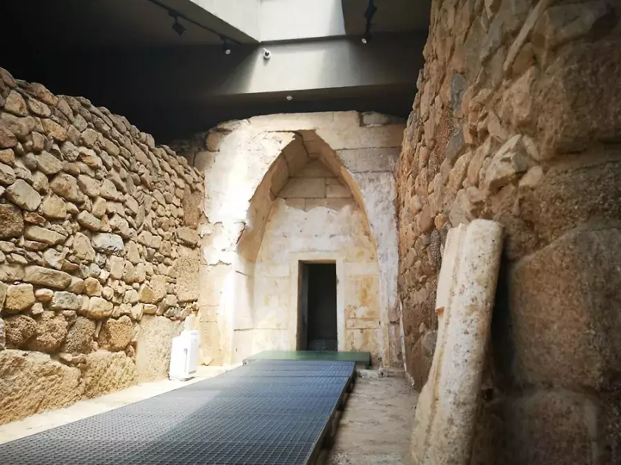 Tomb-of-Seuthes-III-0
