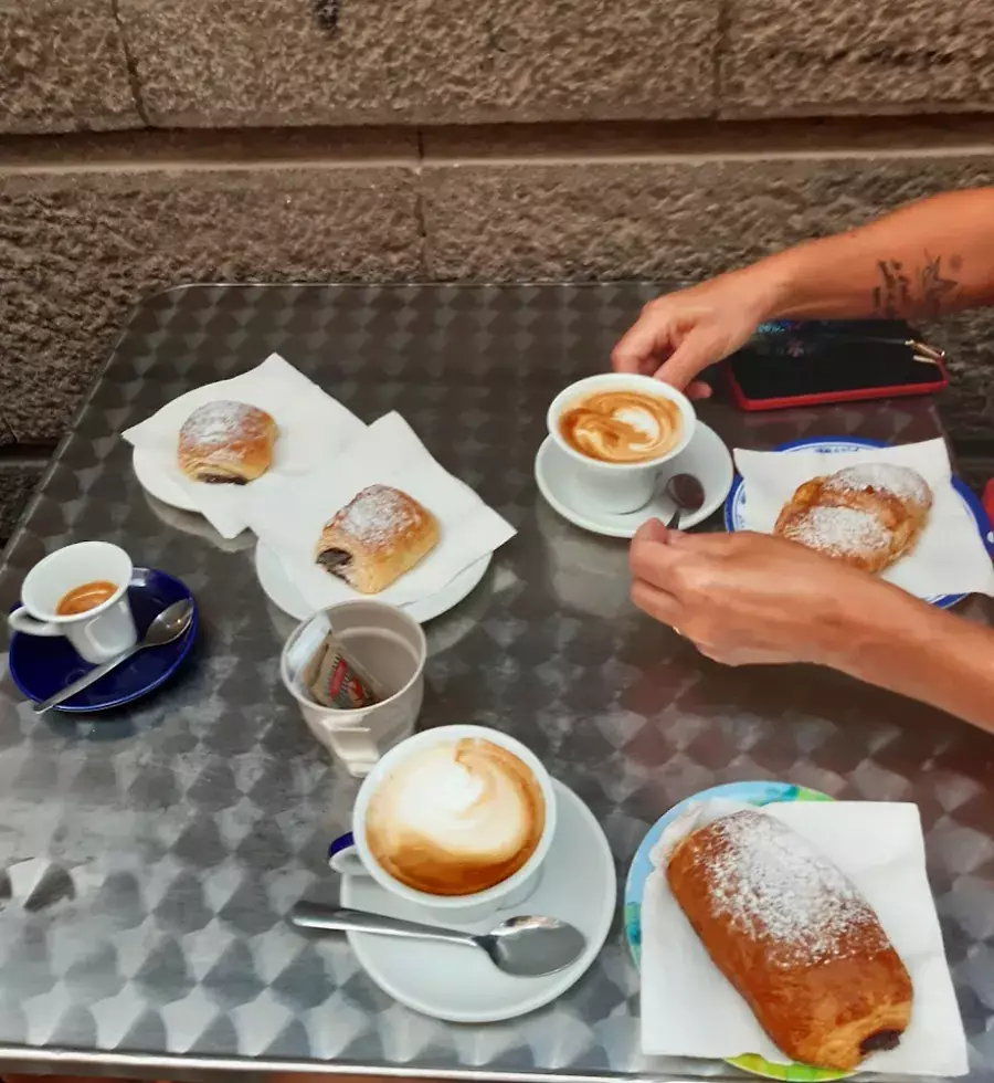 El-Cinco---Coffe-&-Traditional-Food-0